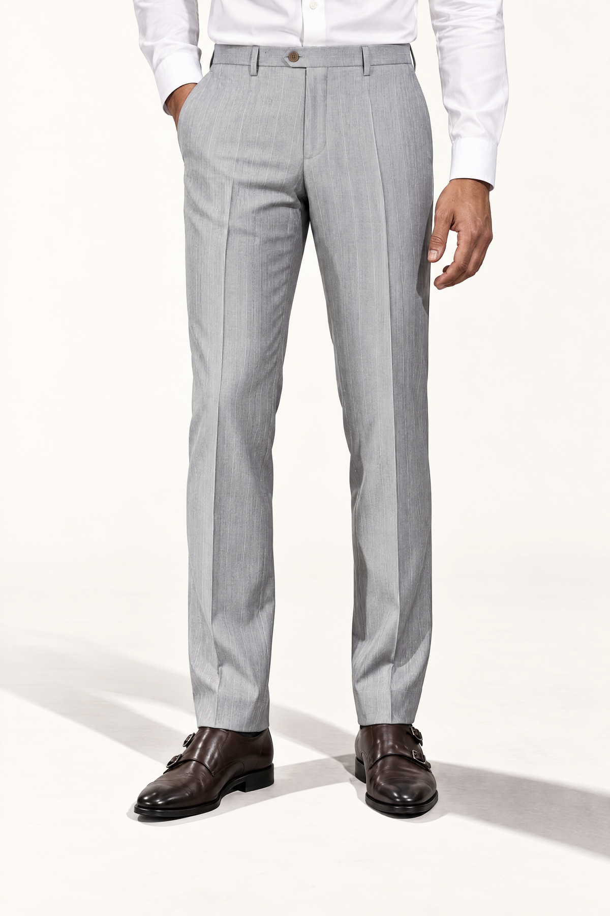 Tuscany Grigio Banda Suit — pantalon op model, vooraanzicht