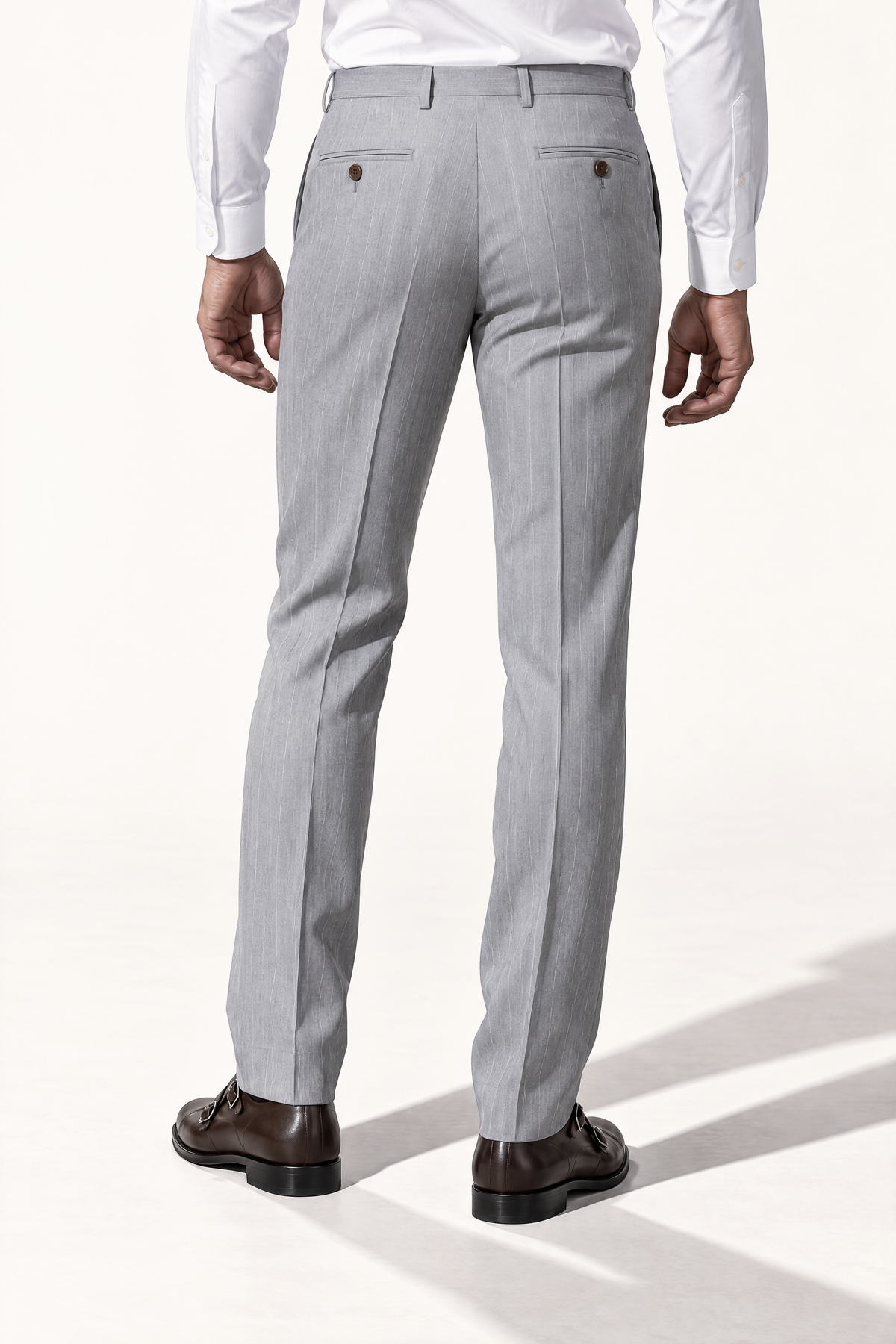 Tuscany Grigio Banda Suit — pantalon op model, achteraanzicht