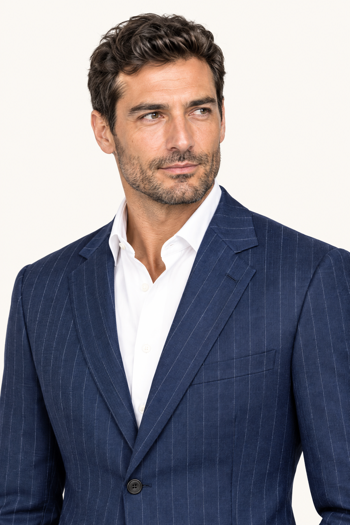 Tuscany Navy Blue Banda Suit — colbert op model, detail bovenlichaam