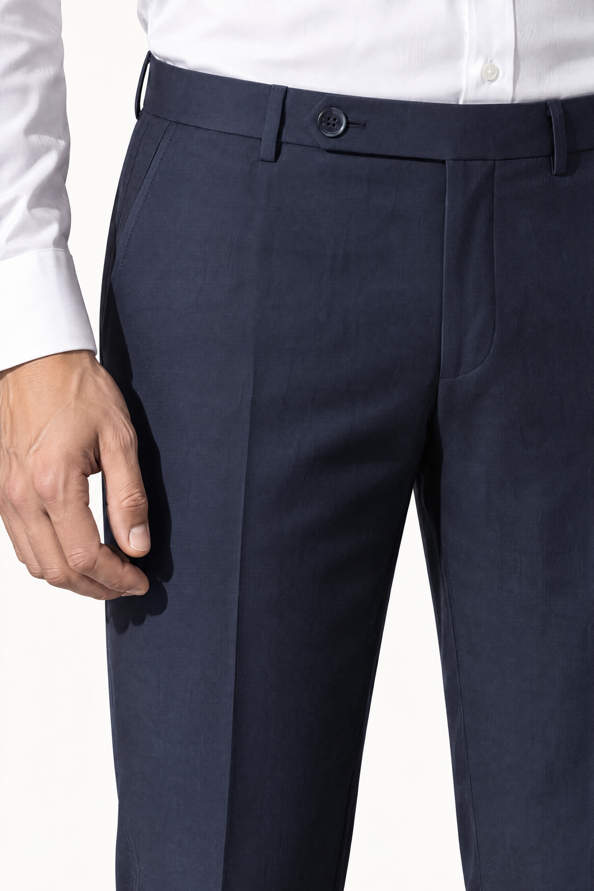 Tuscany Dark Blue Suit — taille met bandplooi en sluiting