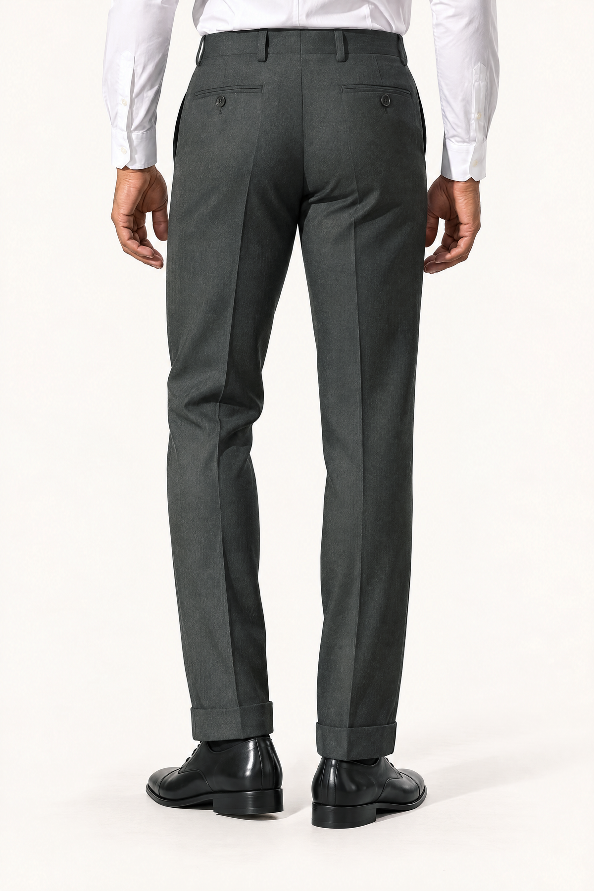 Tuscany Grey Suit — pantalon op model, achteraanzicht