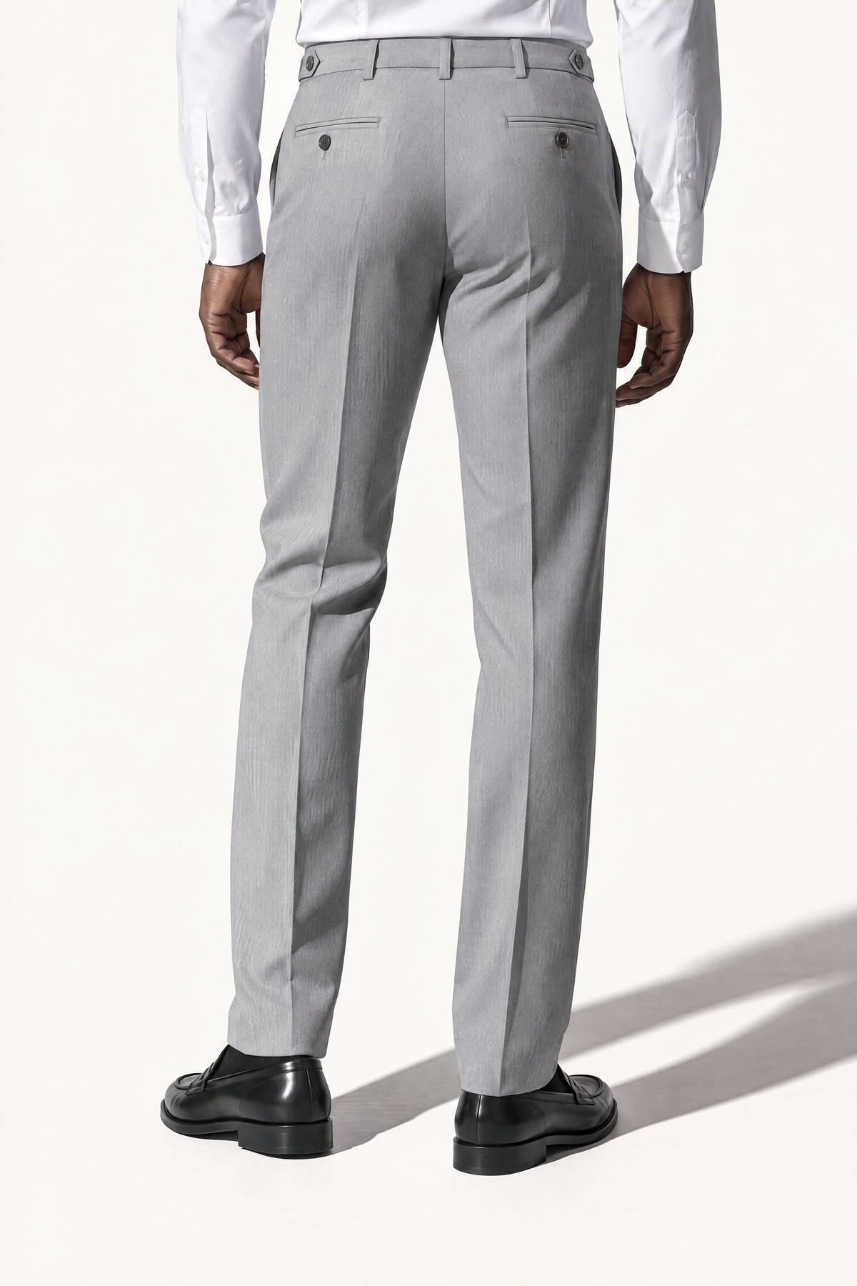 Tuscany Grigio Suit — pantalon op model, achteraanzicht