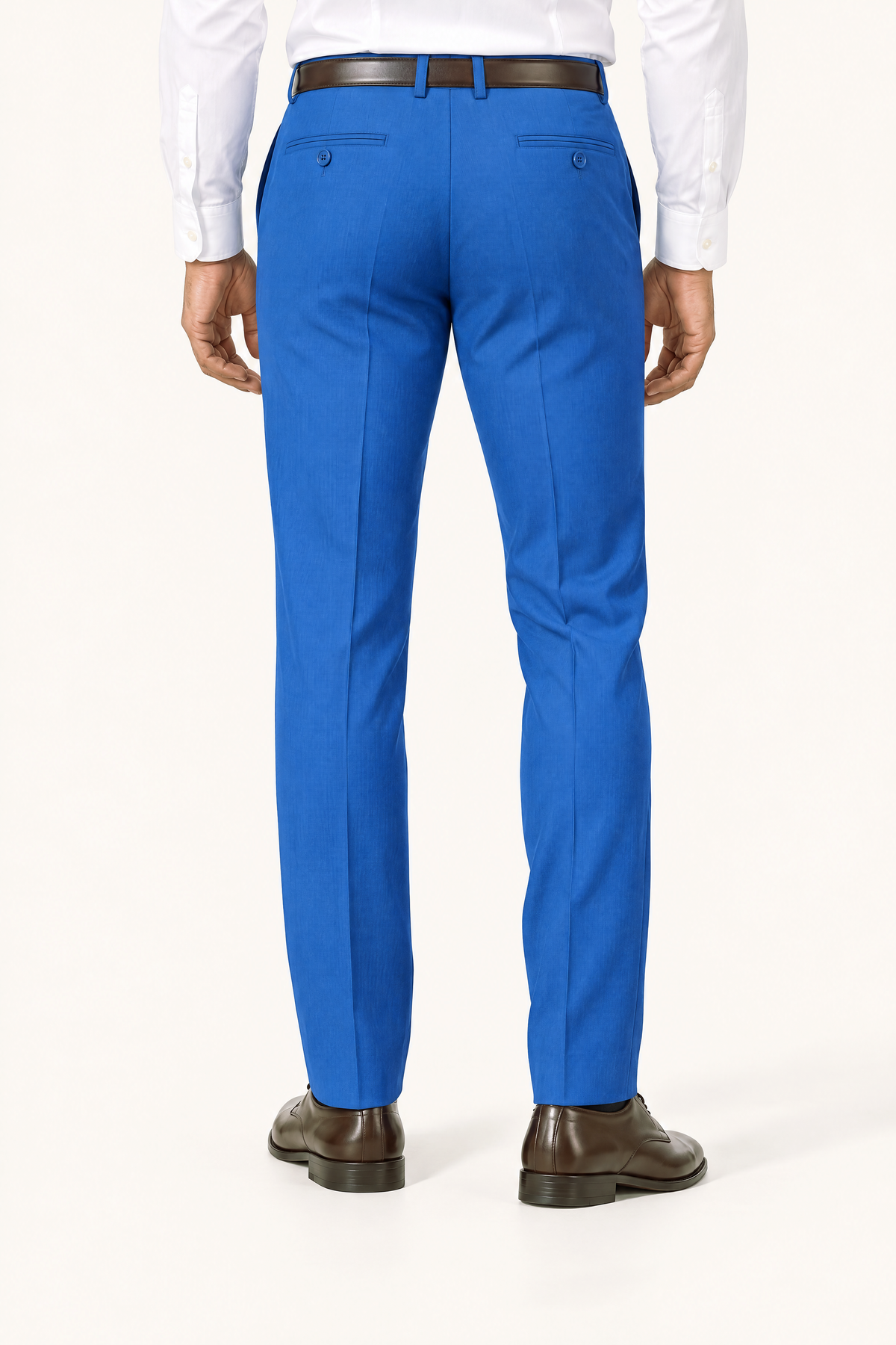 Tuscany Royal Blue Suit — pantalon op model, achteraanzicht