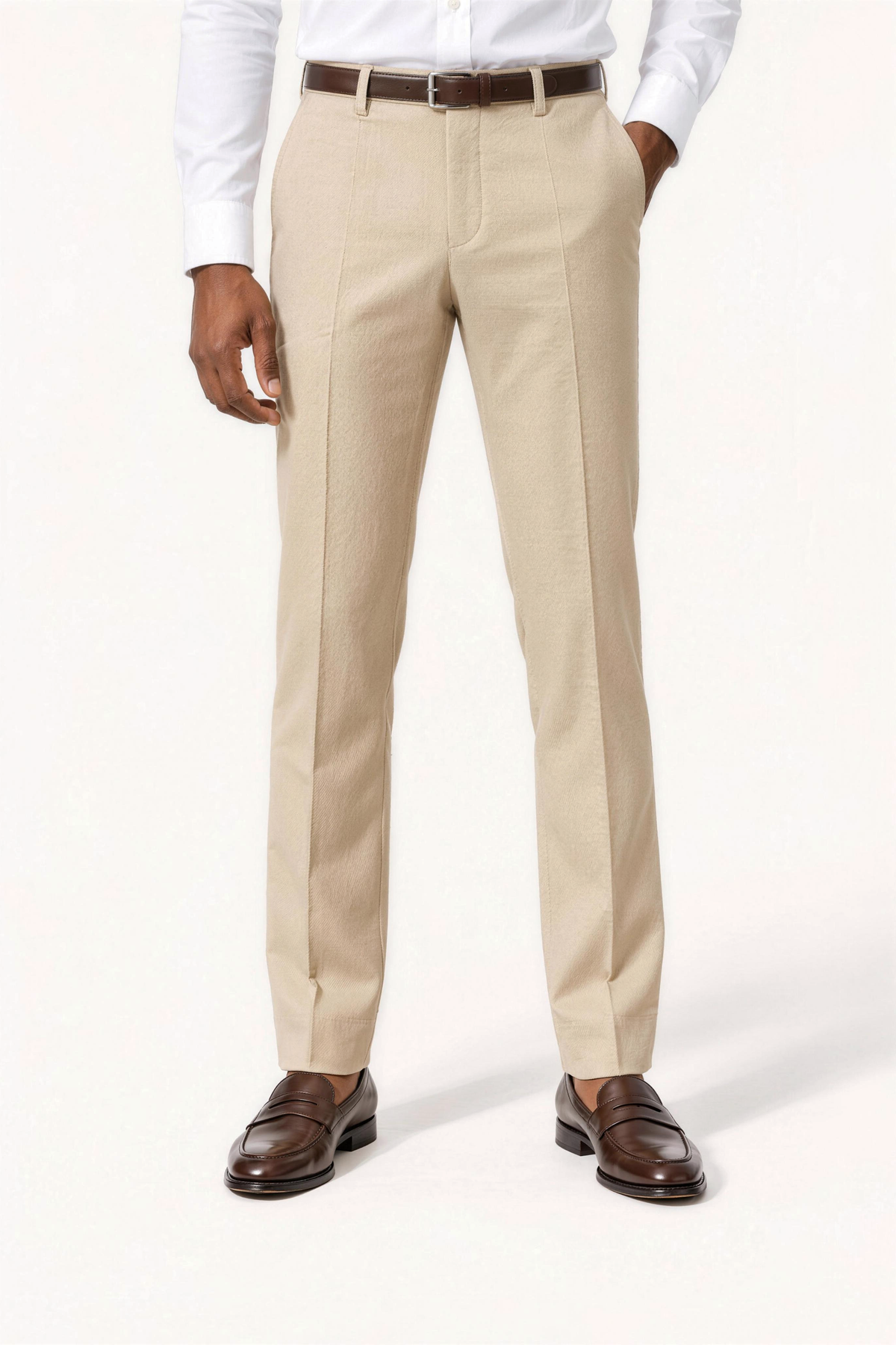 Tuscany Sand Suit — pantalon op model, vooraanzicht
